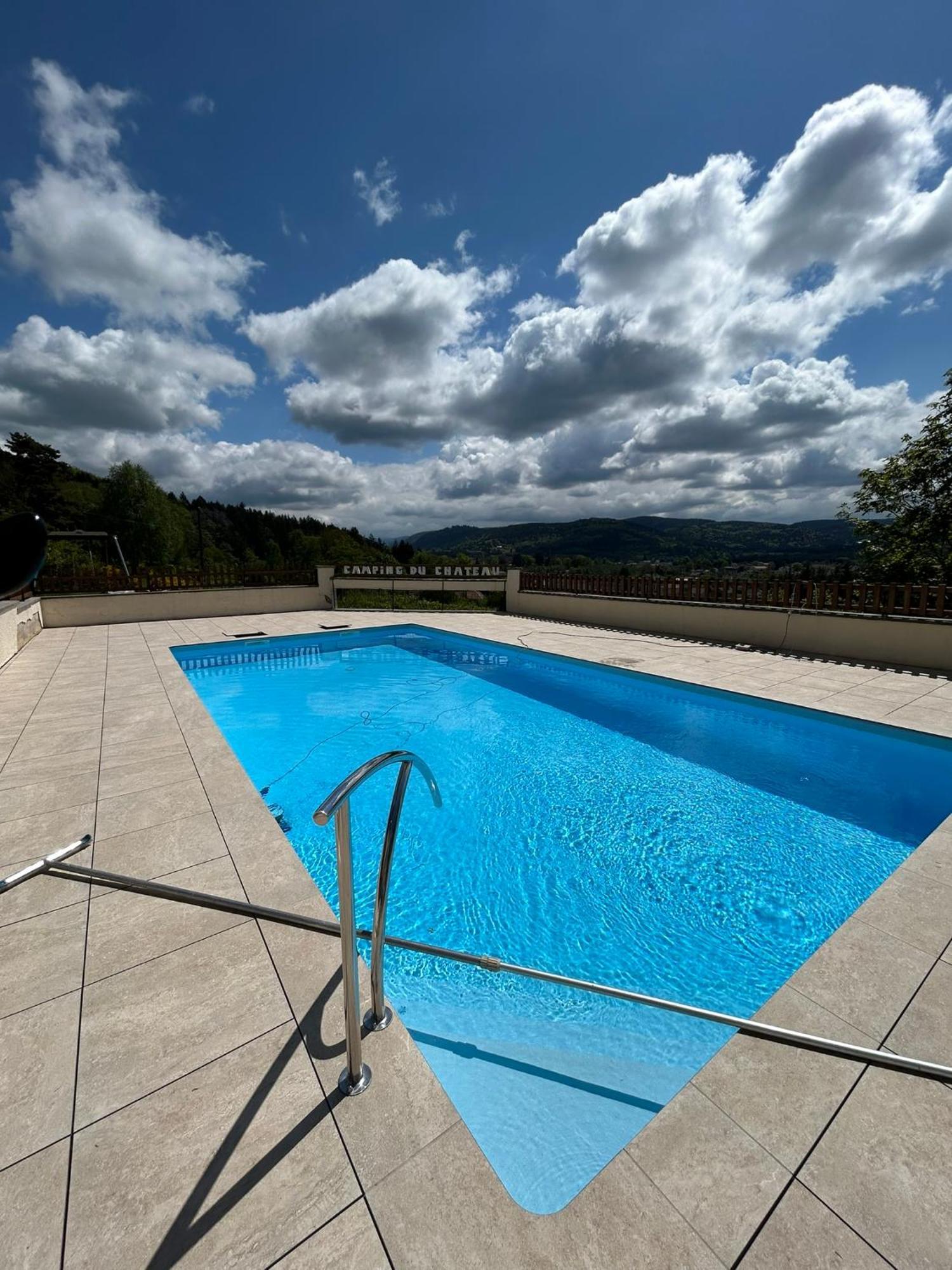 Camping Du Chateau Granges-sur-Vologne Eksteriør bilde